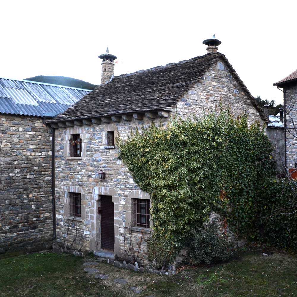 casa unifamiliar rústica en los pirineos